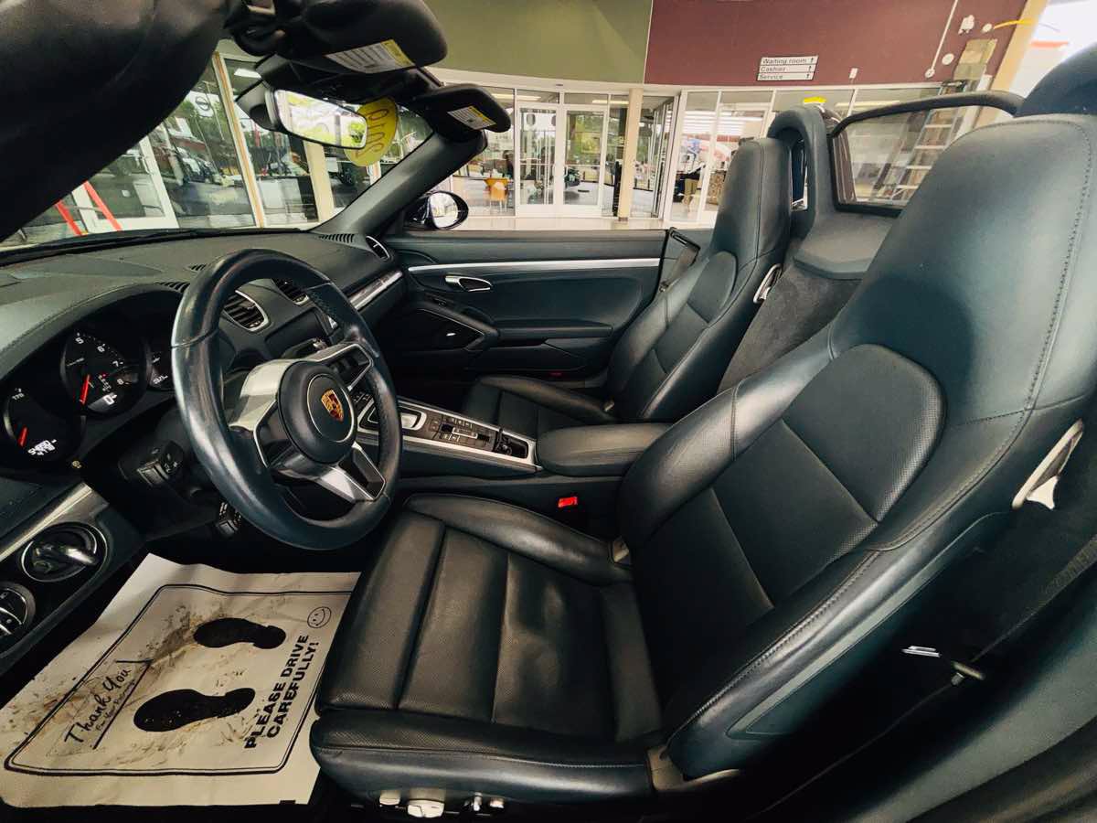 Used 2019 Porsche 718 Boxster RWD image 27