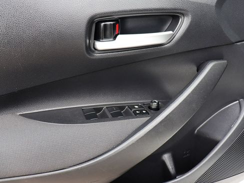 Used 2021 Toyota Corolla LE FWD image 37