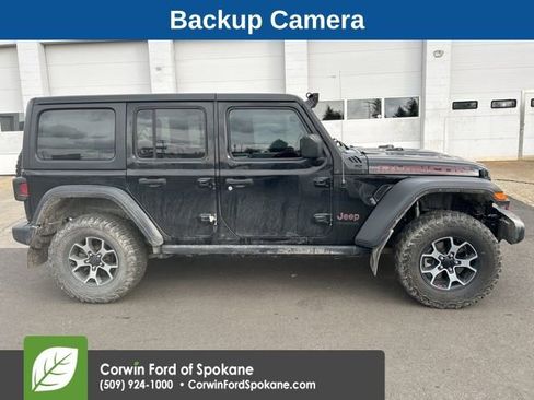 Used 2018 Jeep Wrangler Unlimited Rubicon w/ Cold Weather Group image 2