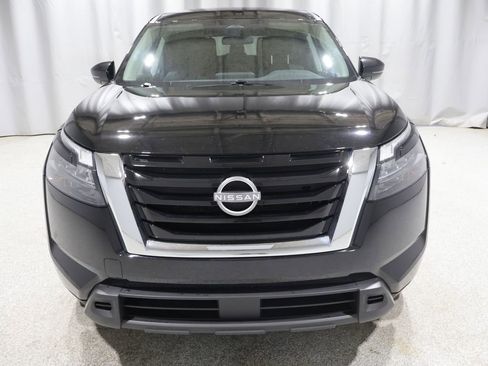 Used 2024 Nissan Pathfinder S AWD/4WD image 8