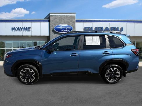 Certified 2025 Subaru Forester Premium AWD/4WD image 5