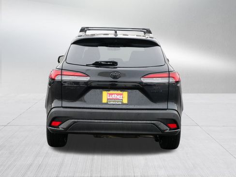 Used 2023 Toyota Corolla Cross XSE image 6
