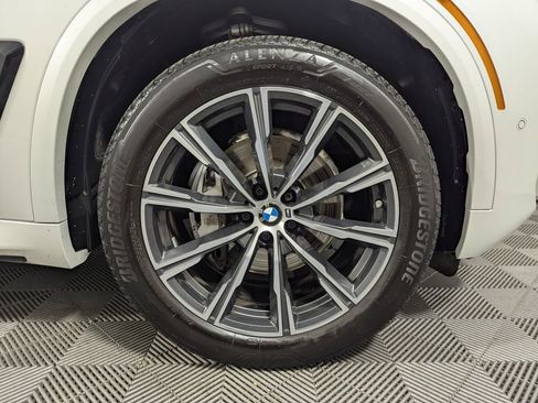 Used 2025 BMW X5 xDrive40i AWD/4WD image 31