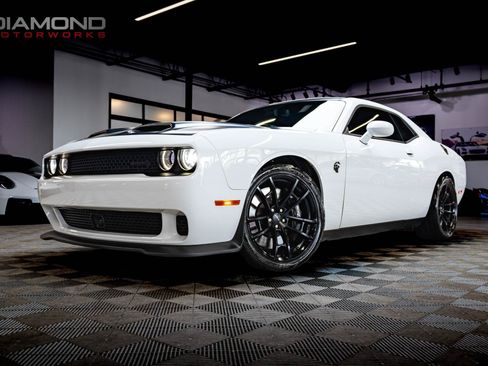Used 2023 Dodge Challenger SRT Hellcat RWD image 8