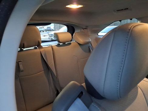 Used 2022 Toyota Sienna Limited image 10