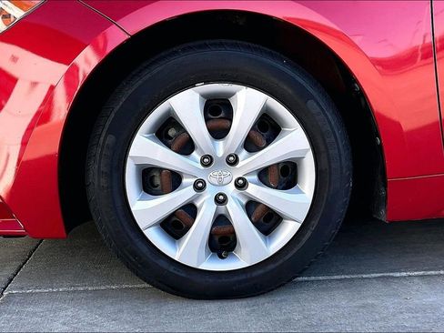 Used 2021 Toyota Corolla LE image 9