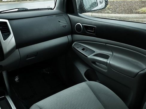 Used 2012 Toyota Tacoma PreRunner w/ SR5 Pkg image 29