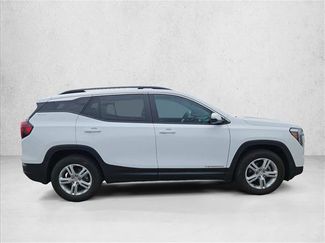 Used 2022 GMC Terrain SLE w/ Driver Convenience Package FWD video 4