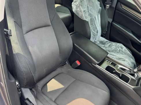 Used 2018 Honda Accord LX image 18