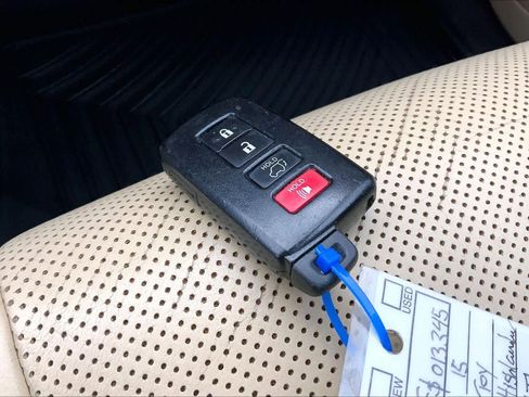 Used 2015 Toyota Highlander Limited image 14