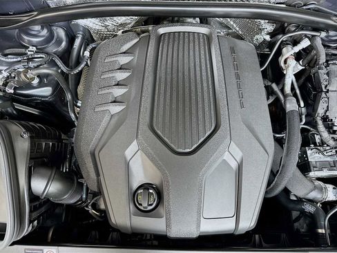 New 2026 Porsche Macan AWD/4WD image 31