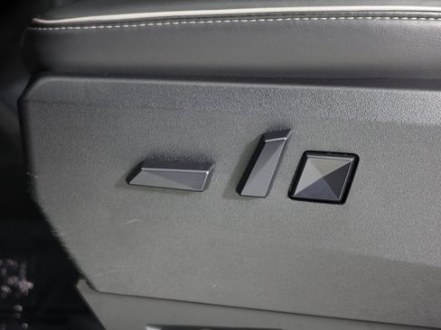 Used 2024 Tesla Cybertruck AWD Crew Cab image 21