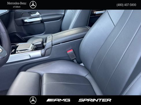Used 2022 Mercedes-Benz GLB 250 4MATIC image 16