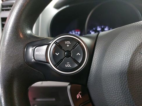 Used 2019 Kia Soul FWD image 16