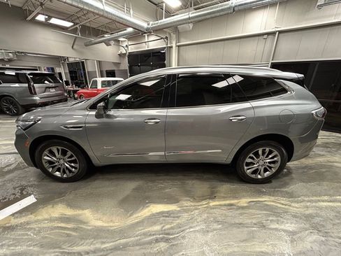 Used 2023 Buick Enclave Avenir w/ Avenir Technology Package image 39