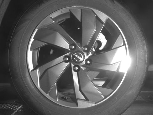 Used 2025 Nissan Rogue SV image 14