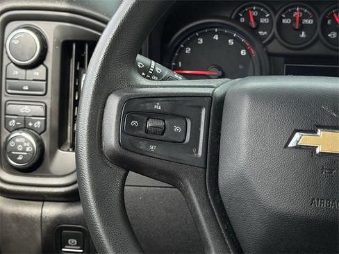 Used 2021 Chevrolet Silverado 2500 Custom w/ Custom Value Package image 9