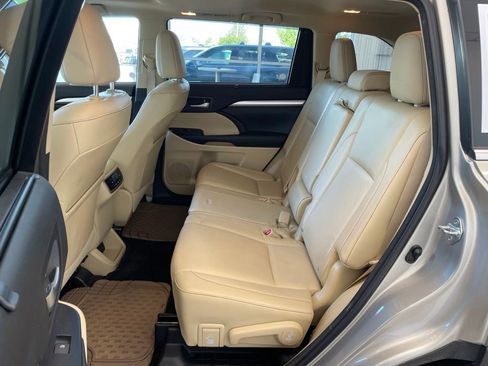 Used 2015 Toyota Highlander XLE AWD/4WD image 11