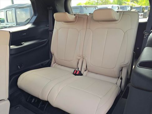 New 2026 Jeep Grand Cherokee L Limited AWD/4WD image 9