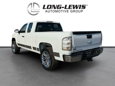 Used 2011 Chevrolet Silverado 1500 W/T image 4