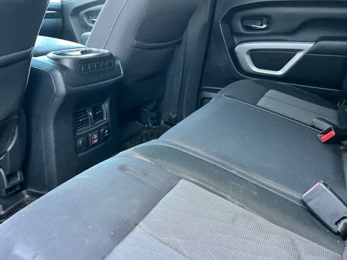 Used 2021 Nissan Titan SV w/ SV Convenience Package image 5