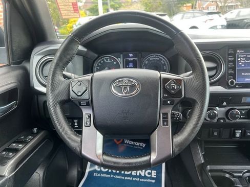 Used 2022 Toyota Tacoma TRD Sport AWD/4WD image 13