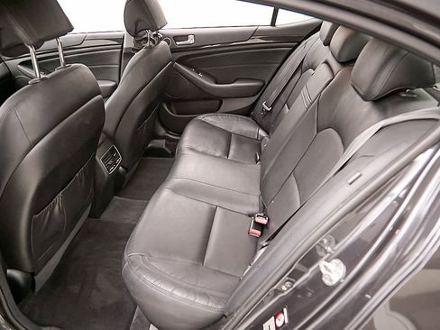 Used 2015 Kia Cadenza Premium w/ Technology Package image 29