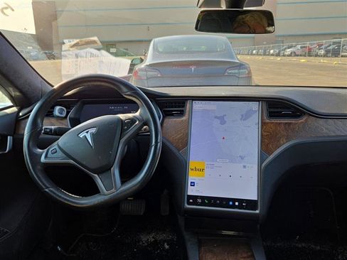 Used 2020 Tesla Model S Long Range Plus image 5