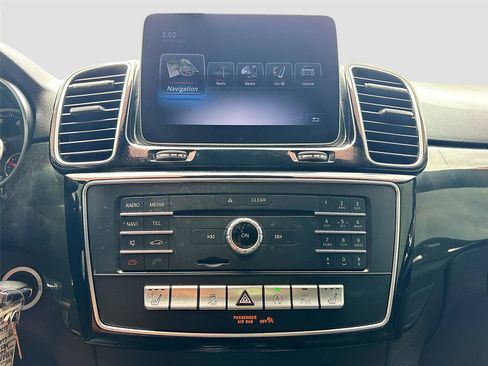 Used 2019 Mercedes-Benz GLE 400 4MATIC w/ Premium 1 Package image 16