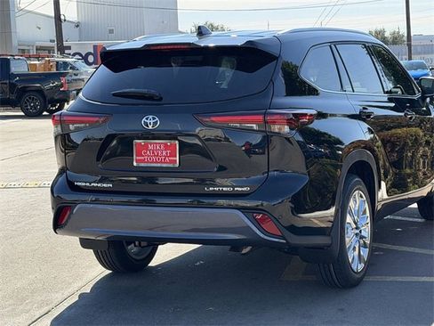 New 2026 Toyota Highlander Limited image 7