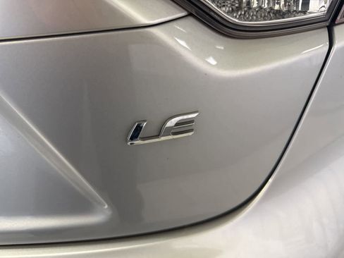 Used 2020 Toyota Corolla LE image 13