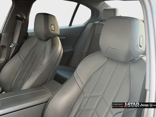Used 2024 BMW 540i xDrive w/ M Sport Package AWD/4WD image 11
