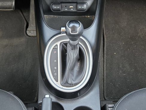 Used 2018 Kia Soul + FWD image 19