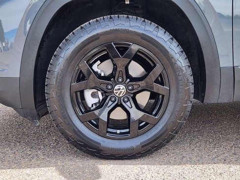 Certified 2025 Volkswagen Atlas Peak Edition SE image 8