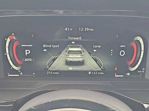 Used 2025 Nissan Pathfinder Platinum image 41