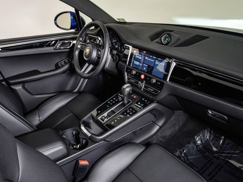 Certified 2026 Porsche Macan AWD/4WD image 14