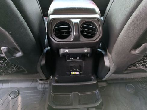 Used 2020 Jeep Wrangler Unlimited Rubicon AWD/4WD image 18