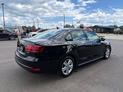 Used 2013 Volkswagen Jetta SEL FWD image 4