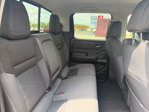Used 2025 Nissan Frontier SV w/ SV Convenience Package AWD/4WD image 13