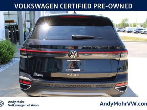 Used 2025 Volkswagen Taos SE w/ Panoramic Sunroof Package AWD/4WD image 8