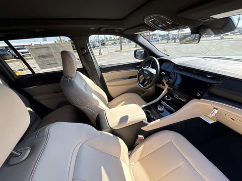 New 2026 Jeep Grand Cherokee Limited image 13