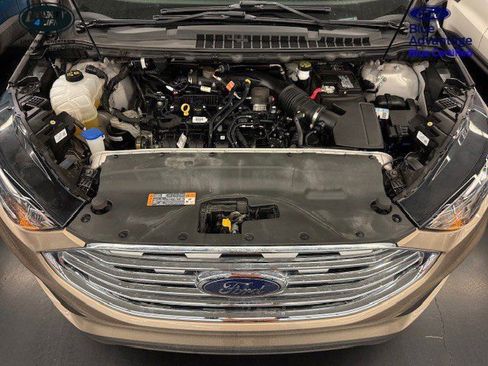 Used 2021 Ford Edge SE image 32