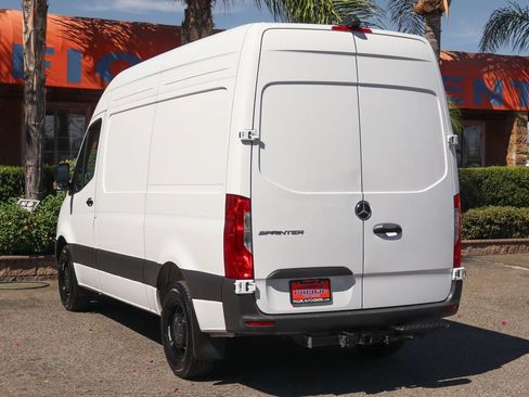 Used 2025 Mercedes-Benz Sprinter 2500 image 6