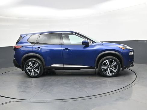 Used 2023 Nissan Rogue SL FWD image 3