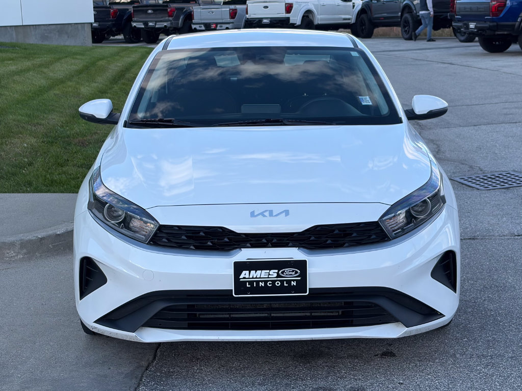 Used 2024 Kia Forte LXS w/ LXS Technology Package FWD image 8