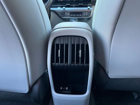 Used 2025 Hyundai Kona SEL image 24