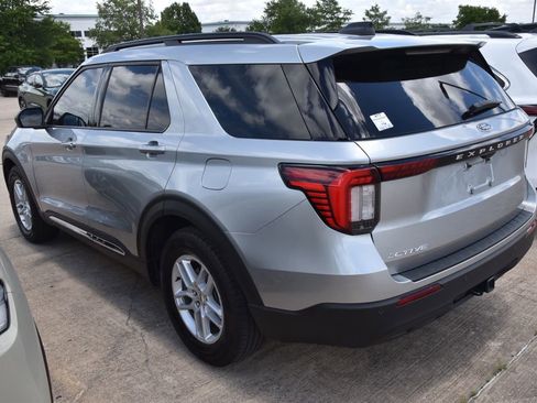 Certified 2025 Ford Explorer Active RWD image 9
