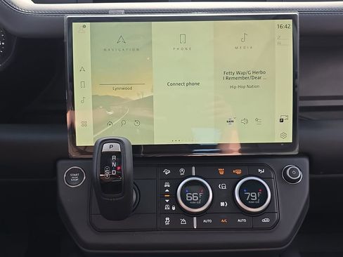 New 2026 Land Rover Defender 110 S image 19