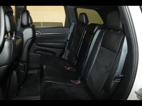 Used 2017 Jeep Grand Cherokee Altitude AWD/4WD image 18