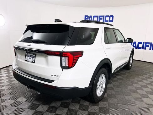 Used 2025 Ford Explorer Active image 10
